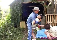 Piękno ze słodką ogoloną cipką, która darmowe filmy pornoo jest mokra