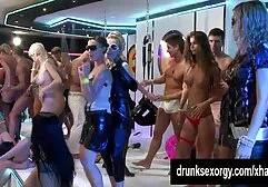 Brunetka cutie polskie darmowe filmy erotyczne przekonać młodych rudowłosych w anal fuck