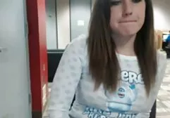 Słodka piękna brunetka dostarcza sexfilmikizadarmo swojego kochanka