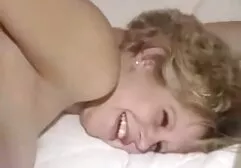 Dziewczyna, która napalona dokucza koledze, aby rzucić sxs darmowe filmy kij na stół