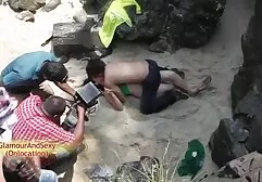 Dwa dziewcząt relax z brutalny mężczyzna darmowe filmy z japonkami