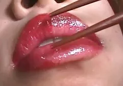 Dojrzała kobieta pokazuje cycki i pochwę dla darmowe filmy porn orzel młodego przyjaciela